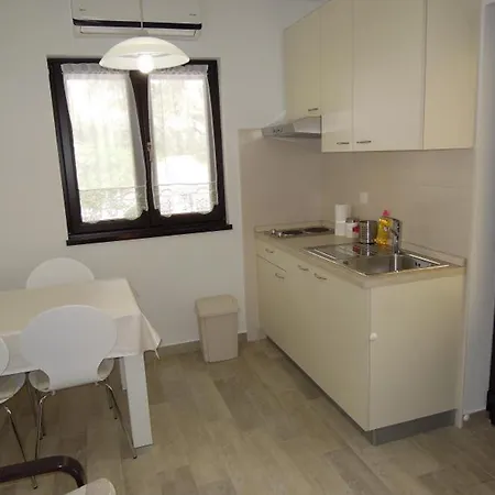 Apartment Cozy Retreat By The Sea Puntamika Zadar