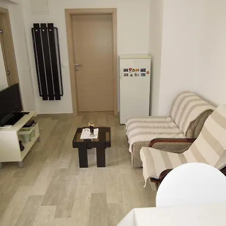 Cozy Retreat By The Sea Puntamika Apartment *