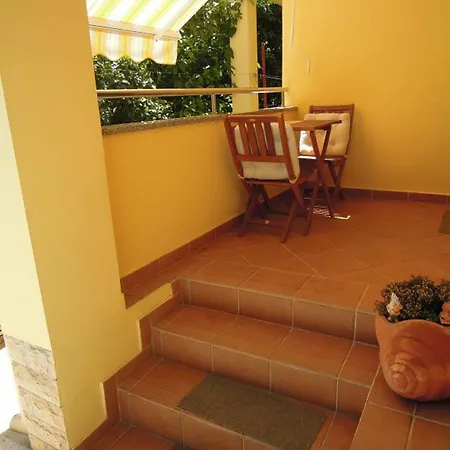 Apartment Cozy Retreat By The Sea Puntamika Zadar