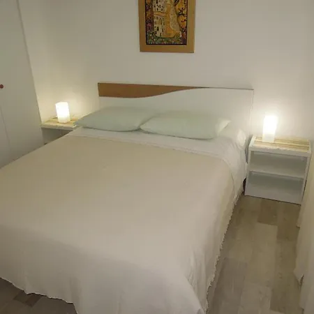 Cozy Retreat By The Sea Puntamika Apartment *