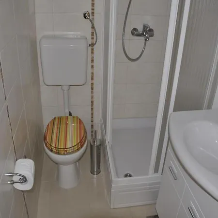 Cozy Retreat By The Sea Puntamika Apartment *