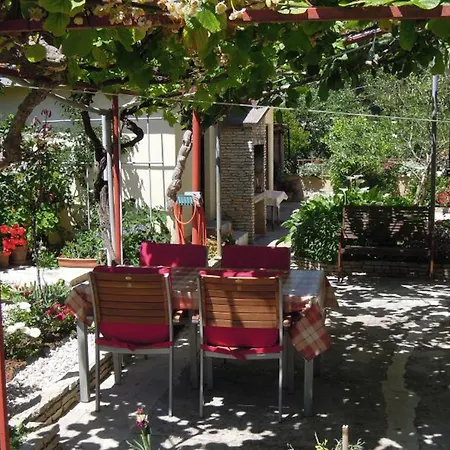 Cozy Retreat By The Sea Puntamika Apartment Zadar